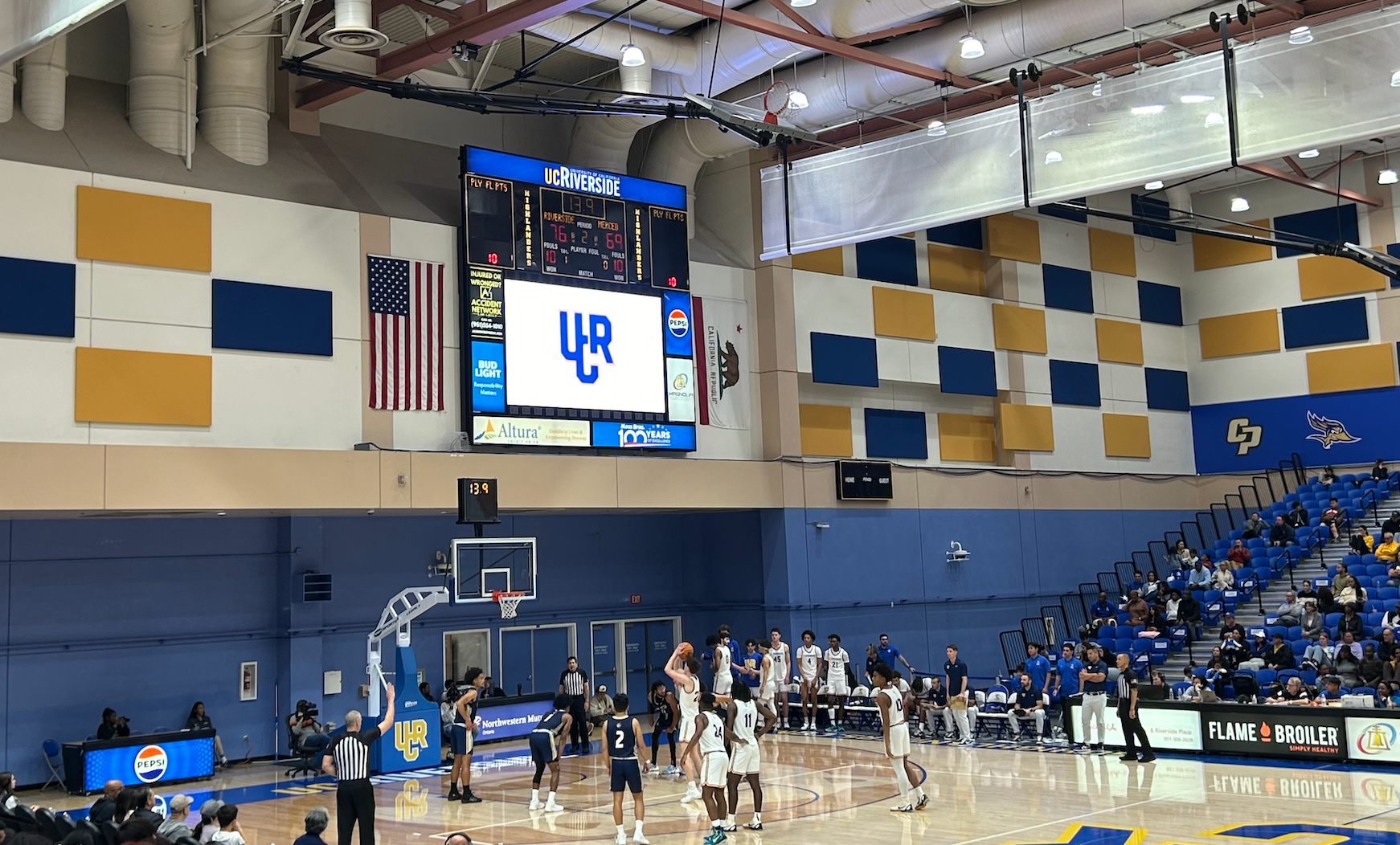 Men's and women's basketball teams start seasons