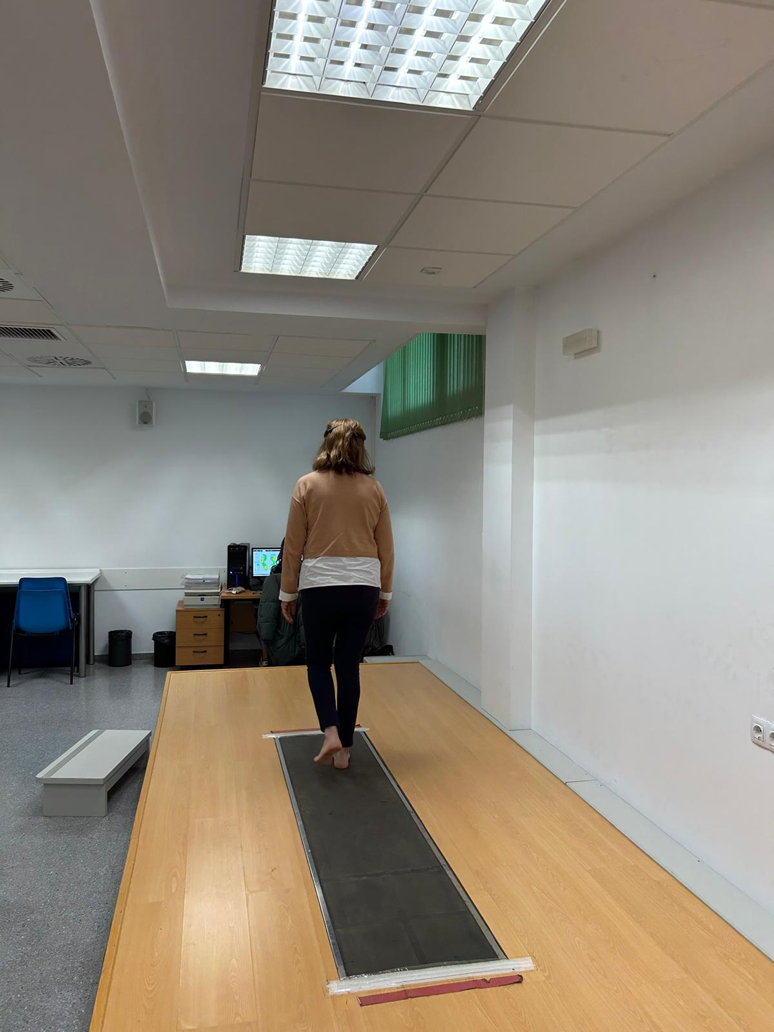 Foot pressure in patients with chronic lumbar radicular pain (sciatica) caused by lumbar disc herniation: a case-control observational study