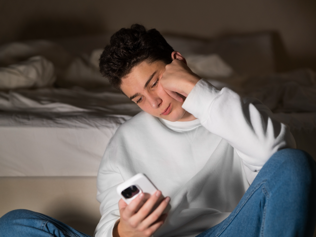 Characteristics of Suicidal Patients Who Engaged in Suicide-Related Internet Use in the United Kingdom: Cross-Sectional Survey Findings
