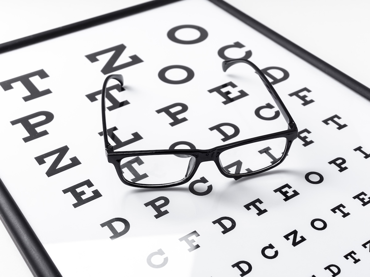 Evaluating the Quality and Features of Visual Acuity Apps Using the Mobile App Rating Scale: Systematic Review